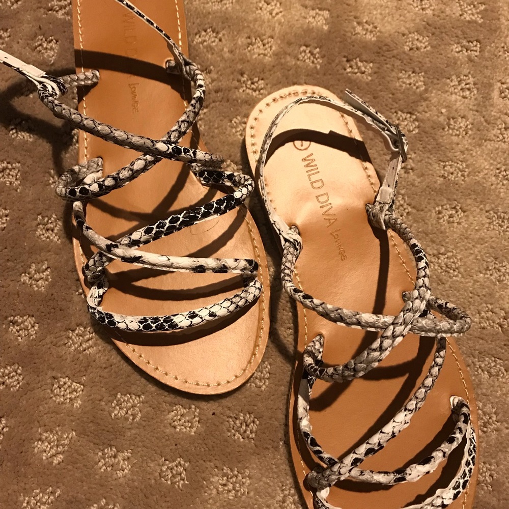 Size 7 snake print flat sandals